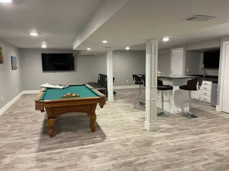 Private 4 Bedroom Home with a hot tub