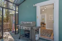 Private 5-bedroom house with private screened in pool and beach access