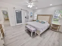 Waterfront Paradise Home With Over-Sized Pool, Dock, And Boating Access