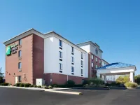Holiday Inn Express & Suites COLUMBUS AIRPORT by IHG - Wifi