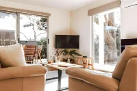 Cod Rock Point - Homestays