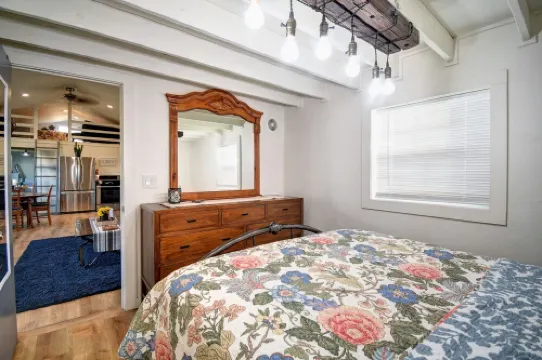 Peaceful Hill Country Cabin - Family & Dog - Friendly with Stunning Night Skies