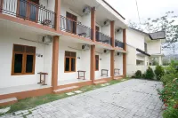 RedDoorz @ BaleEja Syariah Senggigi Отели в г. Західний Ломбок