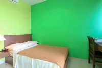 The Nancy's Homestay Pekanbaru Mitra RedDoorz Hotel a Simpang Baru