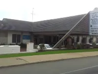 Mandurah Motel and Apartments Hotels near Pantryman
