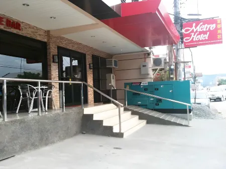 MH Metro Hotel Отели в г. Восточный Мисамис