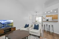 Cozy Cottage: relaxing retreat, pet and family friendly