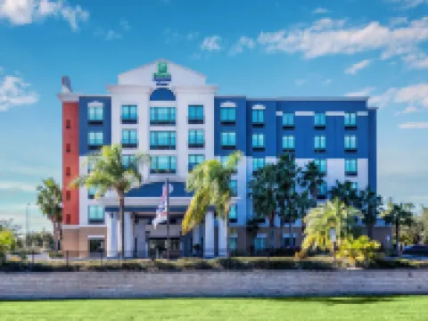 Holiday Inn Express & Suites ORLANDO - INTERNATIONAL DRIVE by IHG Hotels in Orange County