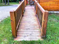 2 bedroom cottage 2.5 miles from Munising, MI and the Pictured Rocks Cruises. Hotels in Munising Township