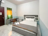 Kusuma Guest House Jombang RedPartner near Station Jombang Hotel dekat Agen telur sumbermulyo
