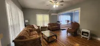 Historic Downtown Craftsman, 3br/2ba with a yard - Wifi