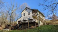 Old Post Office - Fam/Pet/EV Friendly in wild and wonderful Canaan Valley, WV!