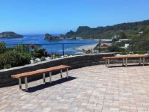 Sparkling Clean, Private & Quiet! Amazing Ocean Views [5]