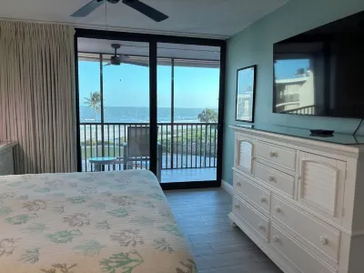 Sundial Resort - Magnificent Gulf View condo - B402