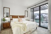 Penthouse with Private Hot Tub and Great Views