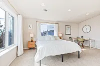 Bird’s Eye View: Spacious Home w/ Hot Tub, King Beds & Gorgeous Views