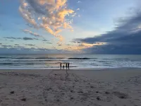 Hutchinson Island Oasis. Short walk to the beach and a mile to Little Jim's!