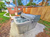 Indian River Escape ~ Hot Tub ~ Steps to River