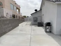 New Family Home, Large Driveway Close to The Lake, The River, and The Casinos. Hotels in Mohave County