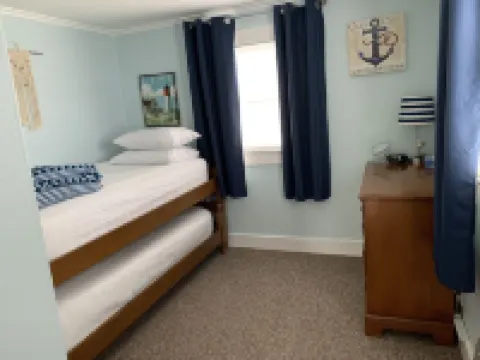 Walk to the private beach - kayak - central a/c -  pool/restaurant club optional 이스트 팰머스 호텔