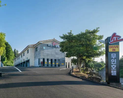 Jeju Aewol Show Drive in Unmanned Hotel Hotels near Geumsungdang