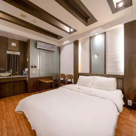 Gasan Rich Hotel Отели рядом с достопримечательностью «Аутлет Mario»