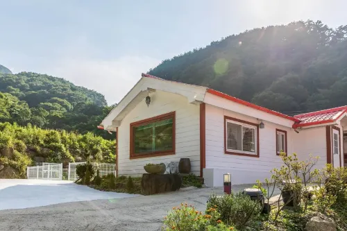 Jeongeup GagoPara Pension Hotel di Jeongeup
