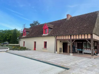Large spacious and relaxing house with  pool, tennis and pond - up  to 16p: Deer