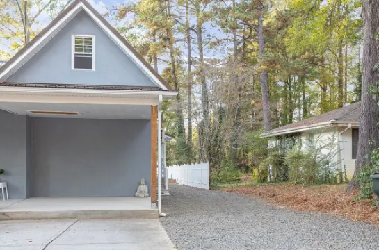Stylish-Modern Open Concept Studio In The Hearth Of Durham NC