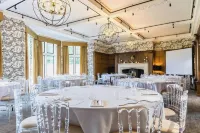 Lanelay Hall Hotel & Spa - Pysäköinti