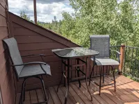 Convenient Locale in the Heart of Divide w/ Magnificent Views, multi decks, BBQ Hotels in Divide