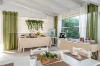 Romantic Trullo in Ancient Farm with Pool and Tennis Court