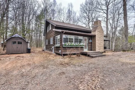 Cozy 4 BR Waterfront Retreat Near Bike Trails!  Pontoon Available! NEW LISTING