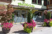 Hotel Waldfriede - der Logenplatz im Zillertal Hotel a Fugen