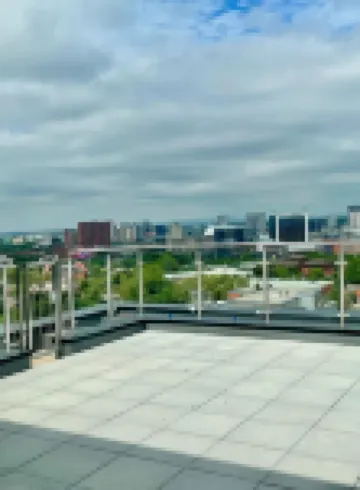 可睡4人的中央套房 - 城市景觀和停車位