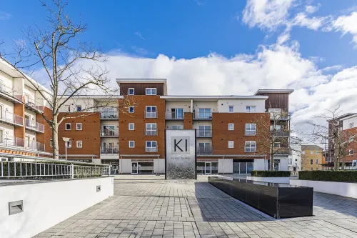 Merrick House Apartments - balcony