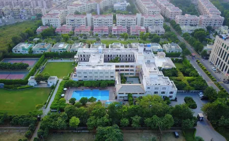 Treehouse Hotel Club & Spa