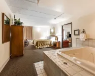 Quality Inn- Chillicothe - Pools