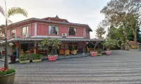 Treebo Premium Blue Mountain Country Club And Resort - piscina