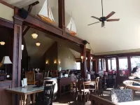 Spinnakers Brewpub & Guesthouses - Bữa sáng