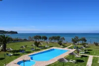 S&C Kosmos Beach Resort فنادق في Esperii