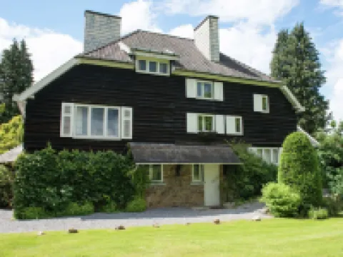 Mansion in Spa Liege with Private Garden スパのホテル