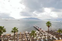 Point Beach Hotel - parking