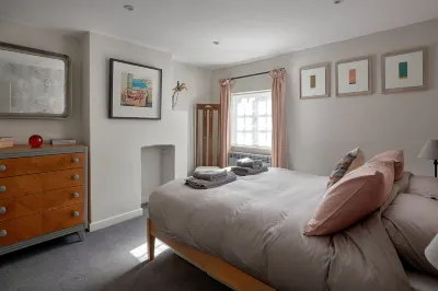 Pearls Cottage Các khách sạn gần Farnham Maltings