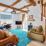 Host & Stay - the Snug