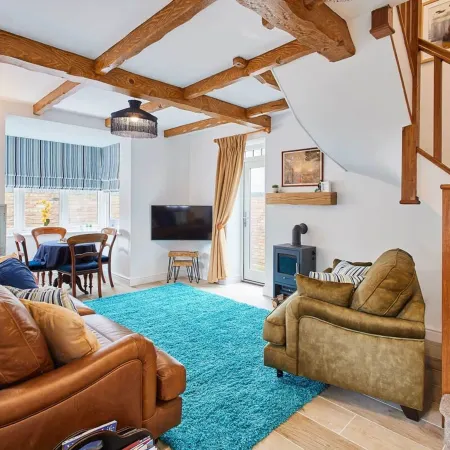 Host & Stay - the Snug Отели рядом с достопримечательностью «Парк Плейдейл Фарм»