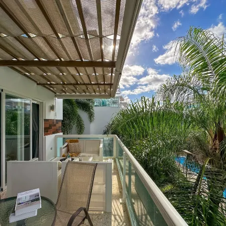 Beautiful 2 Br Apartment with BBQ
