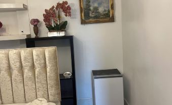 Captivating 4-Bed House in Wakefield