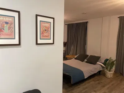 Stylish Retreat - Sleeps 6 Terrace-2Bedroom-Petsok Hotels in Digbeth