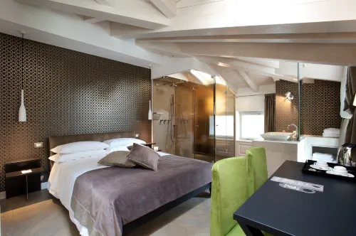 Fuori Porta House - Pensions